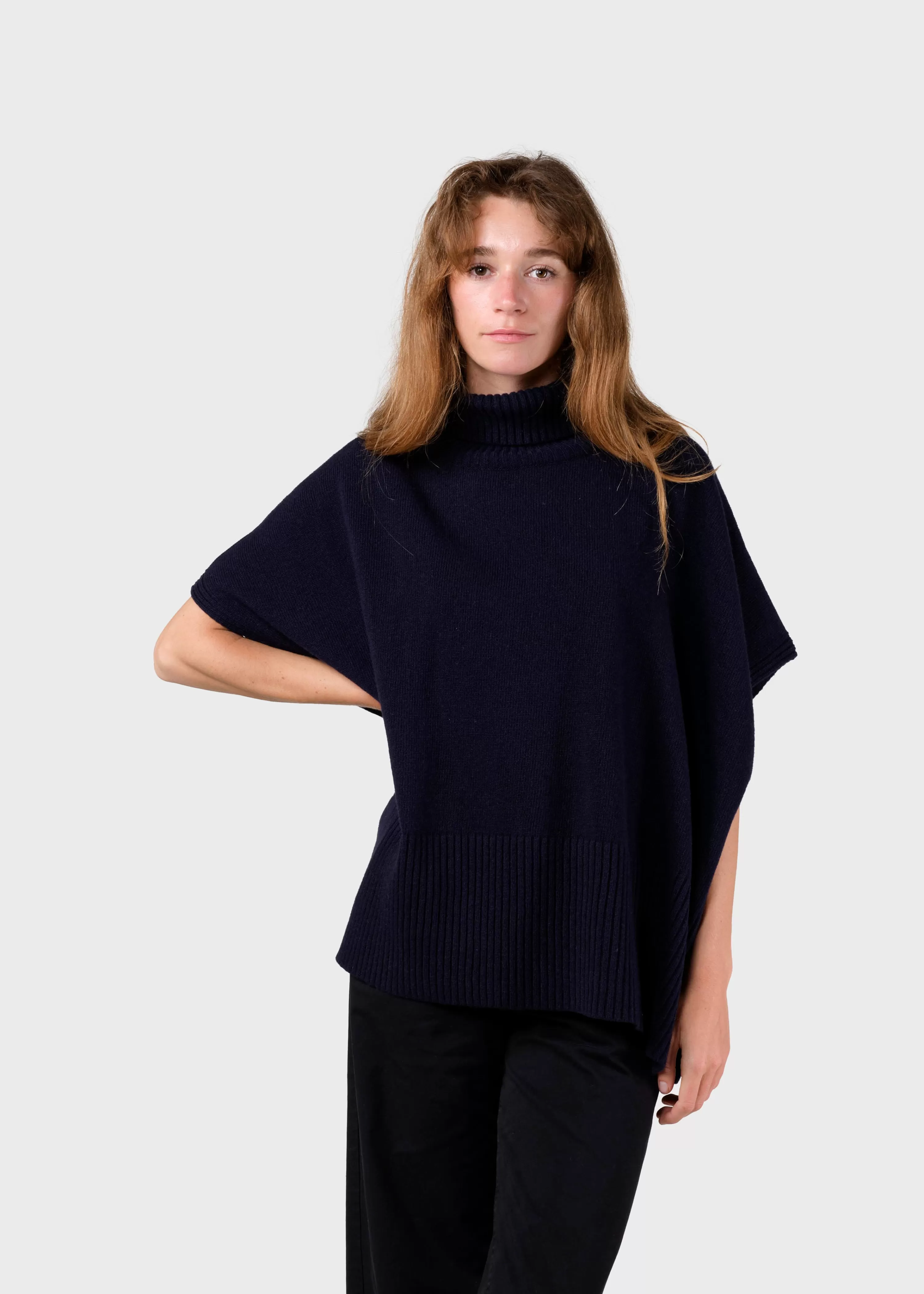 Klitmoller Collective Knitwear | Brushed Merino wool*Alba knit poncho - Navy